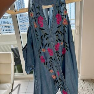 Off Shoulder Denim Floral Top- LIKE NEW